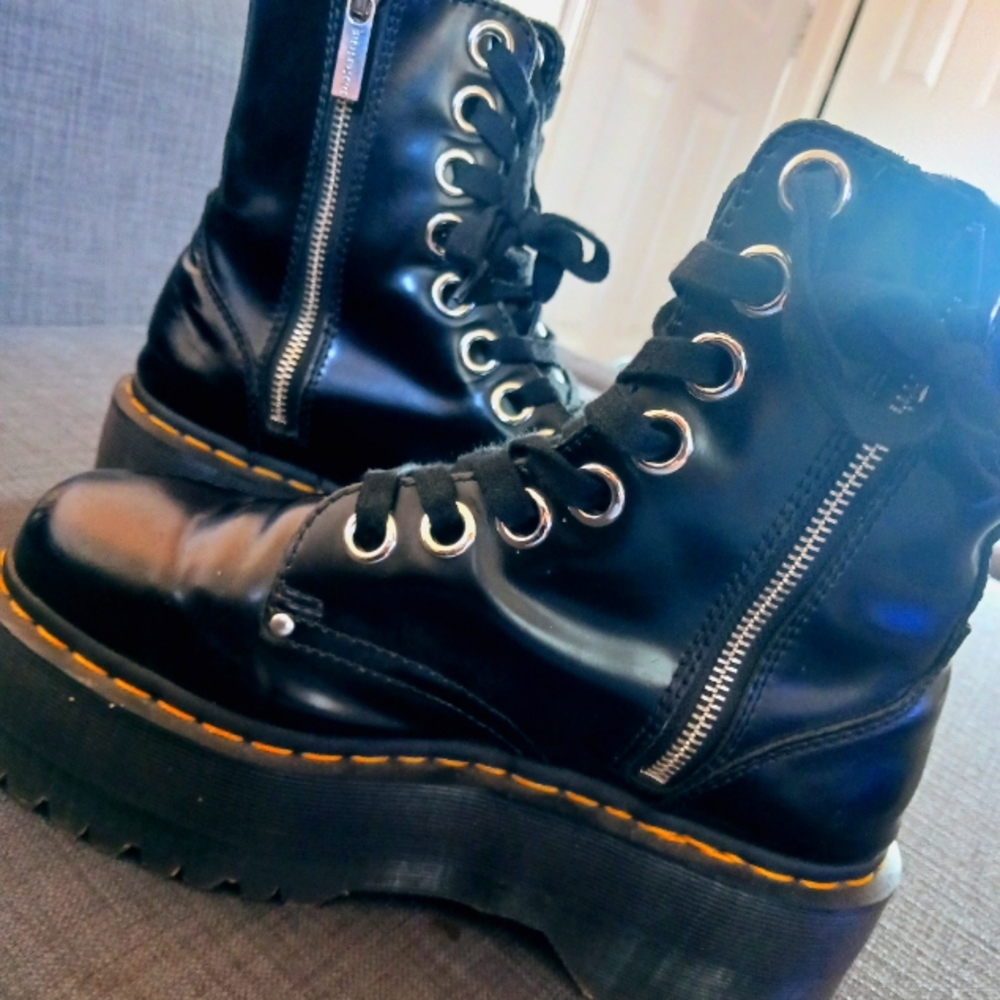 DM Boots